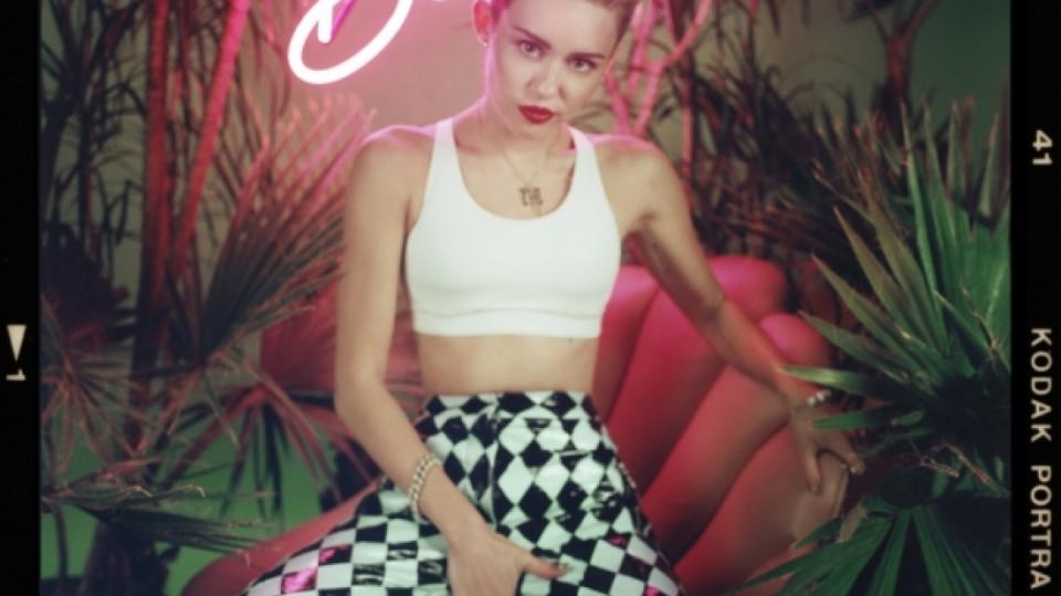 Sprosťačce Miley Cyrus odpadají kšefty